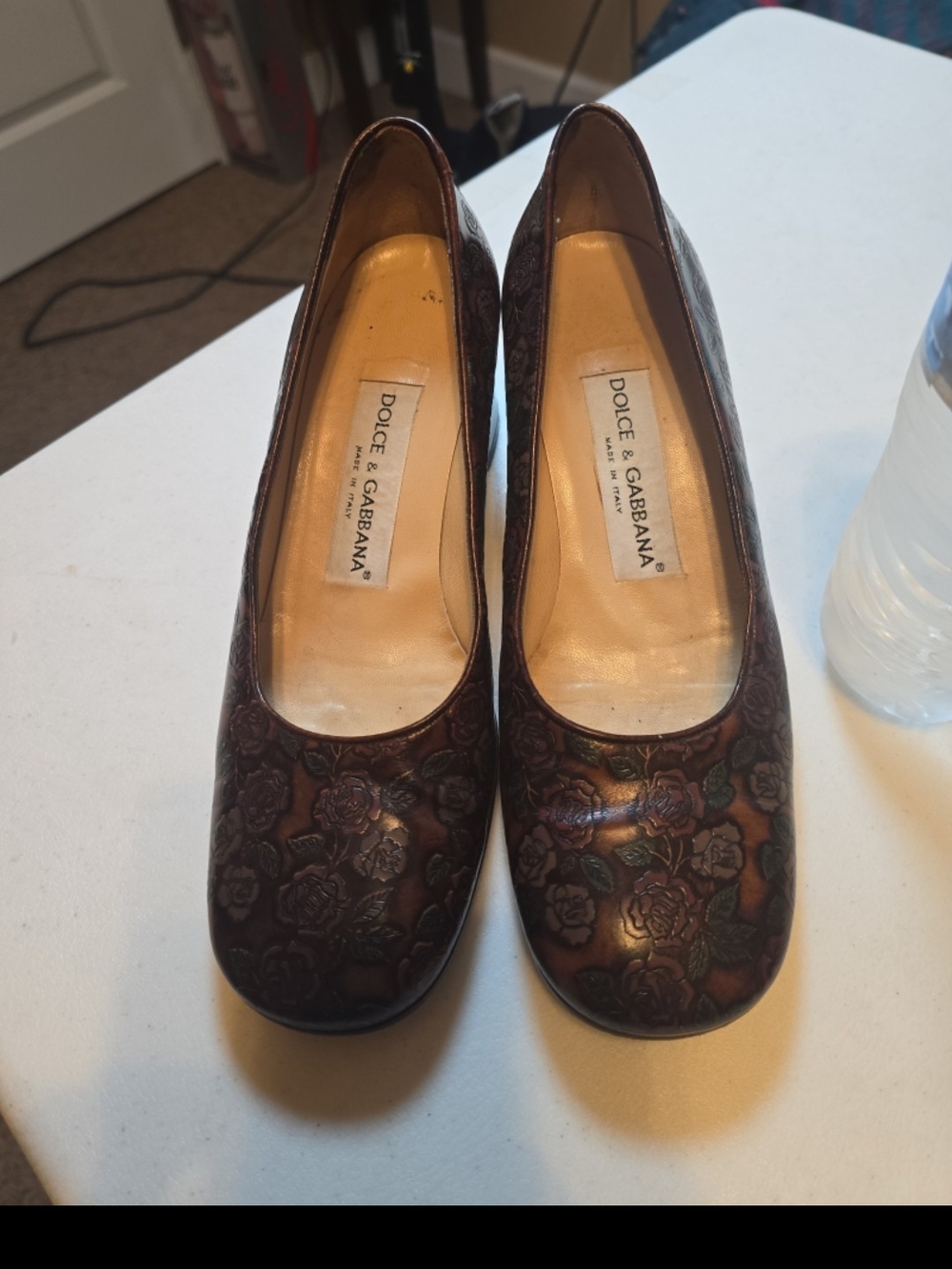 VINTAGE RARE DOLCE & GABBANA embossed rose pattern square toe Pumps size 6